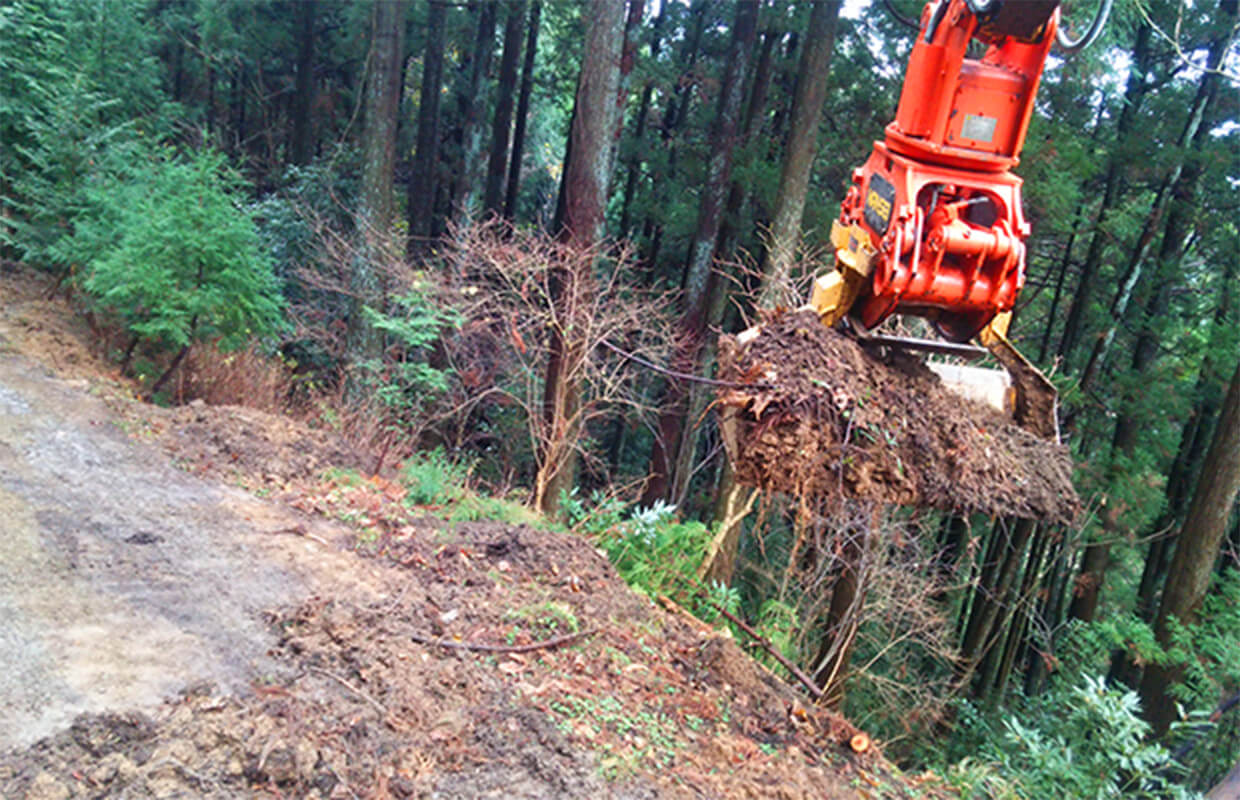 作業道転圧時に発生したゴミの処分